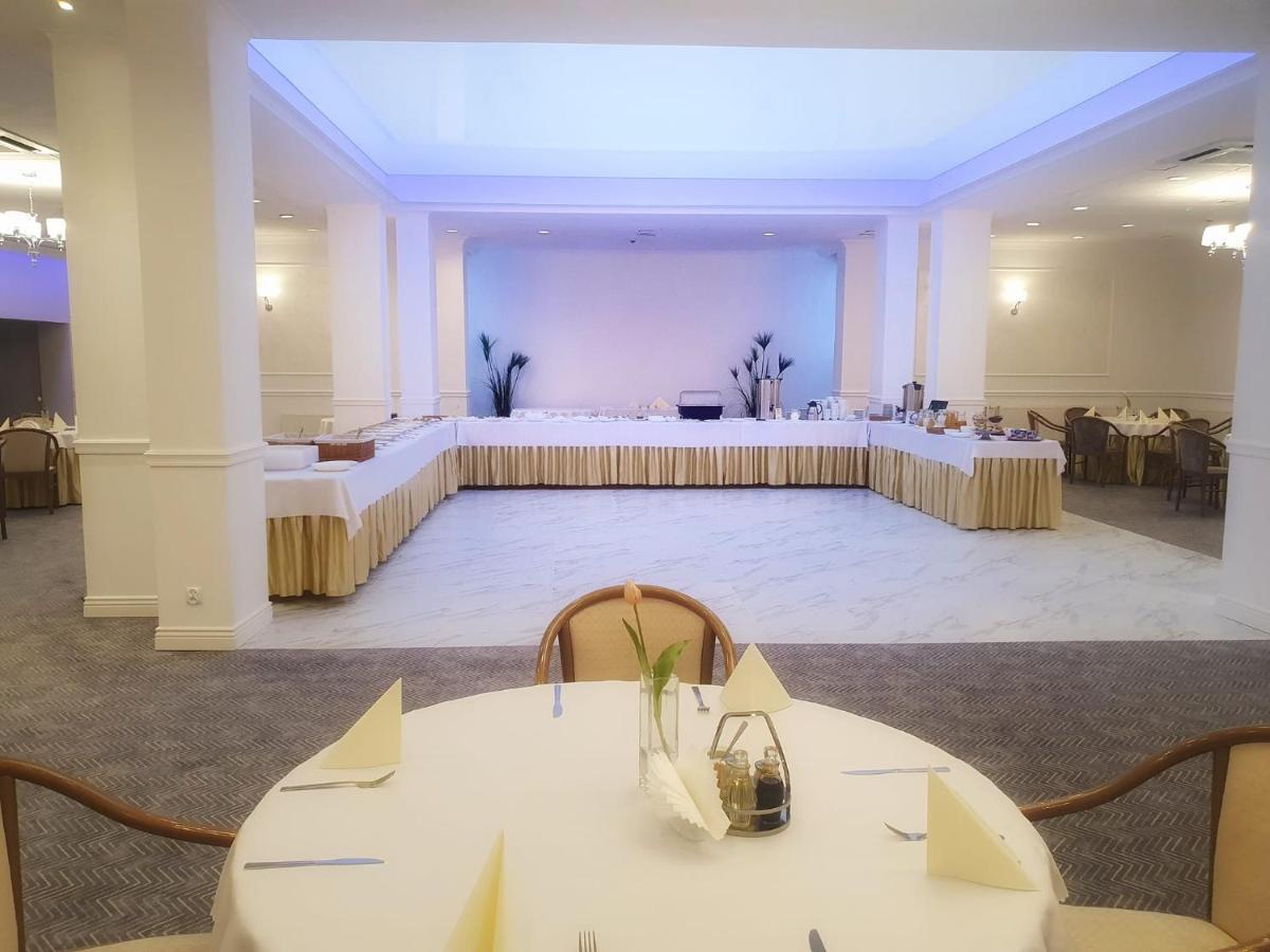 Hotel Gromada Arka Lux كوزتسالين المظهر الخارجي الصورة