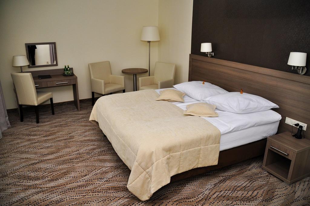 Hotel Gromada Arka Lux كوزتسالين المظهر الخارجي الصورة