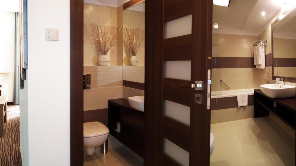 Hotel Gromada Arka Lux كوزتسالين الغرفة الصورة