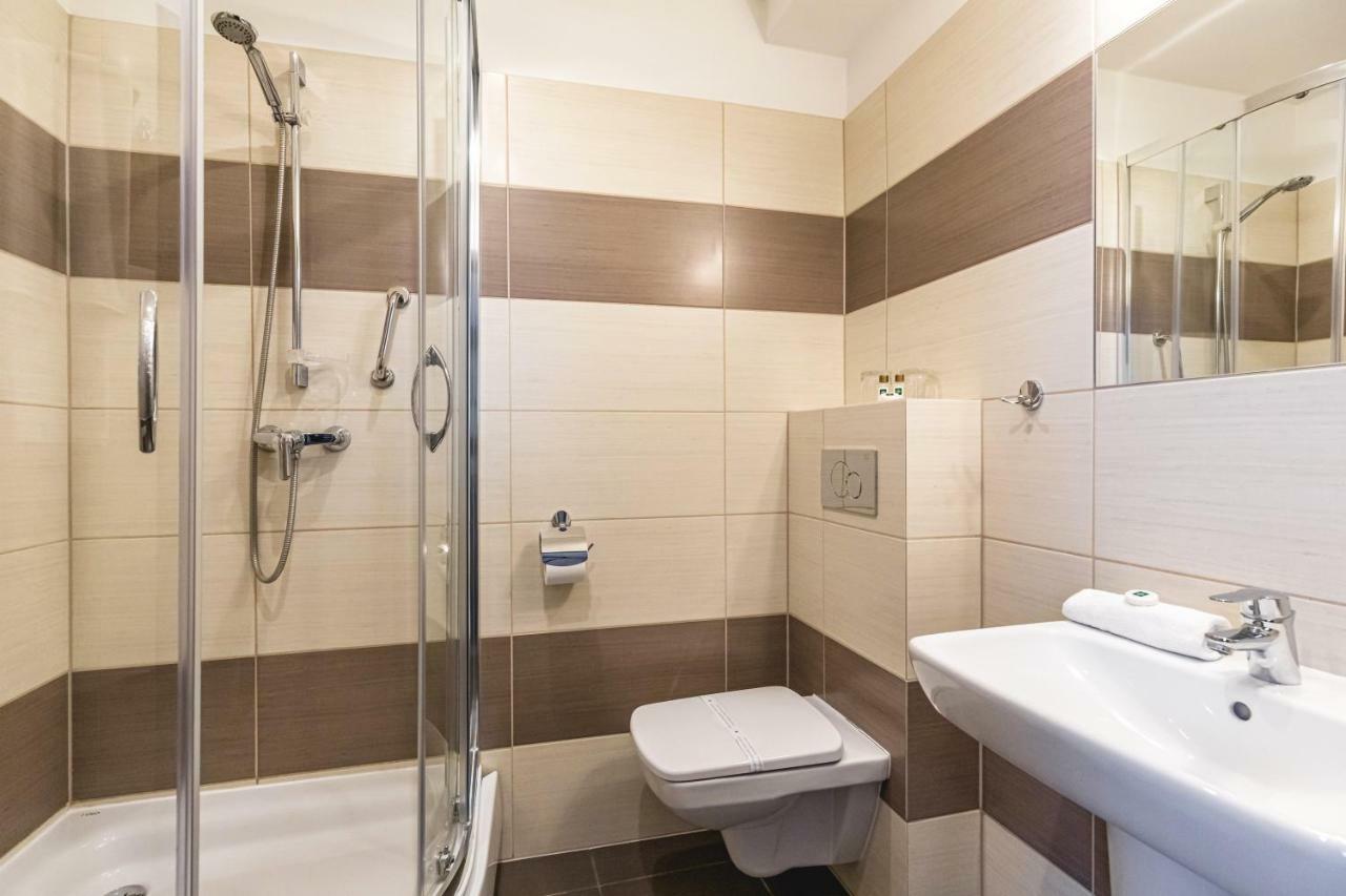 Hotel Gromada Arka Lux كوزتسالين المظهر الخارجي الصورة
