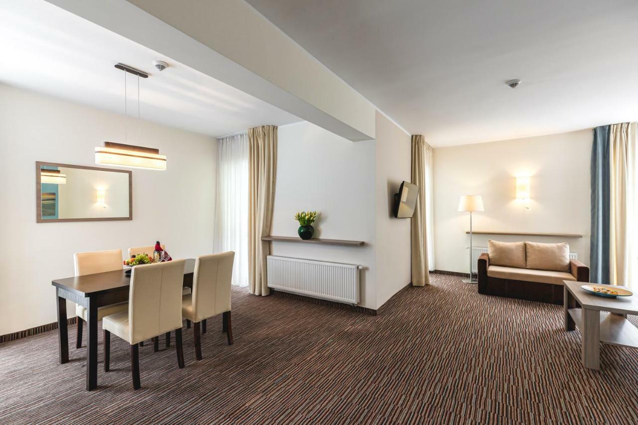 Hotel Gromada Arka Lux كوزتسالين المظهر الخارجي الصورة